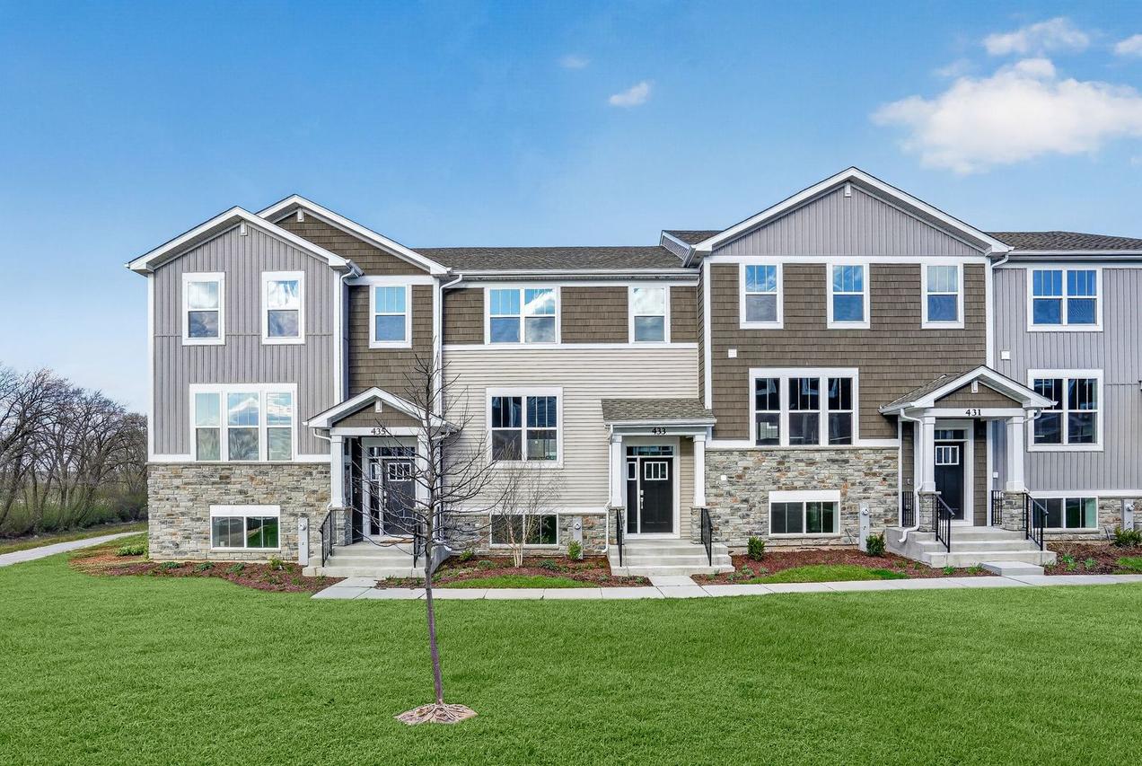 433 Red Oak Cir., Volo, IL 60020