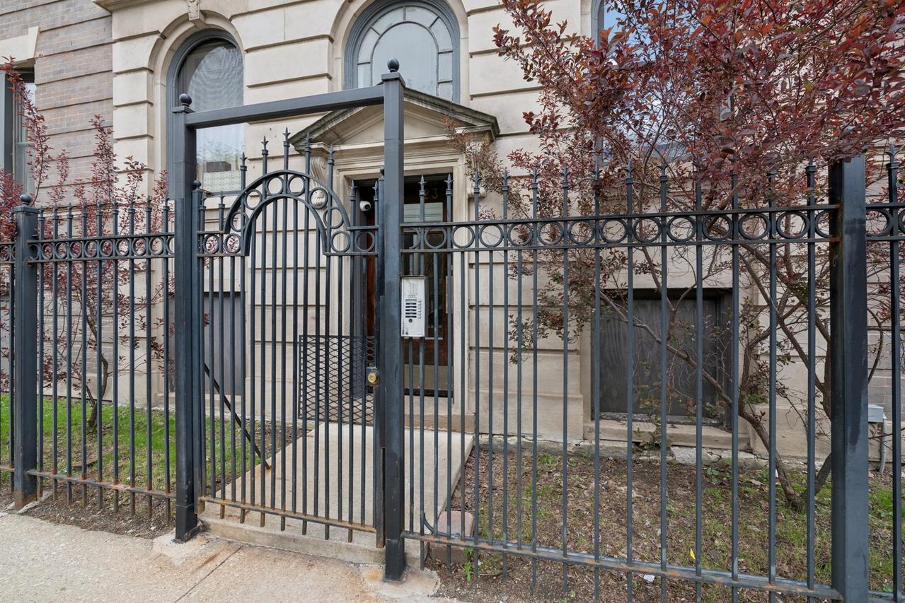 923 E 61st St. #2, Chicago, IL 60637