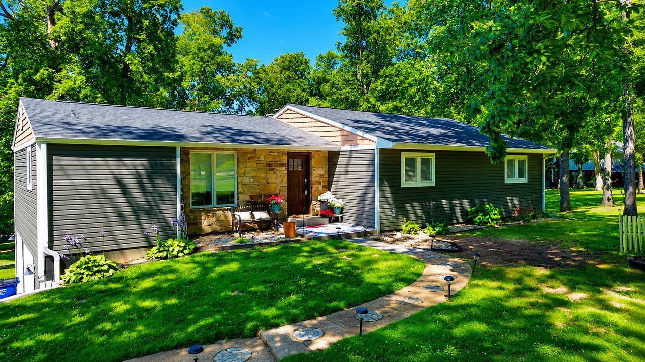 65 Magnolia Ln., Vienna, IL 62995