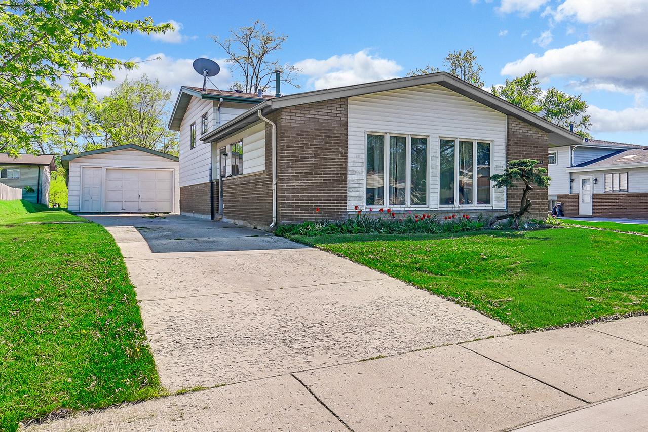 325 Gentry St., Park Forest, IL 60466