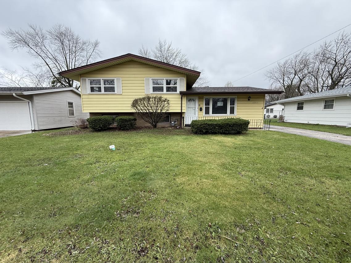 18864 Greenbay Ave., Lansing, IL 60438