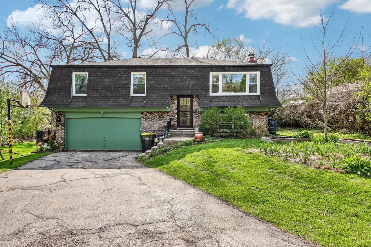 355 Council Tr., Lake In The Hills, IL 60156