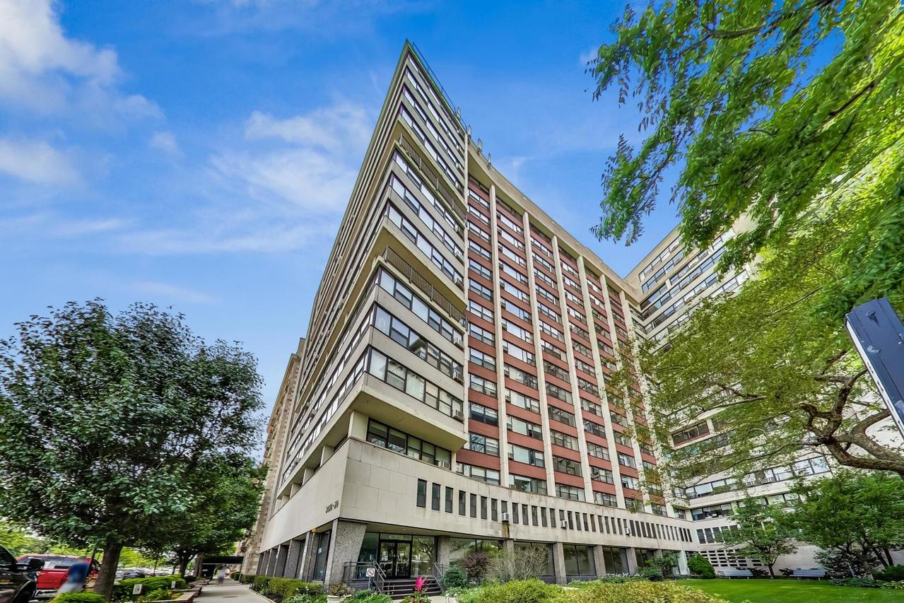 3410 N Lake Shore Dr. #6E, Chicago, IL 60657