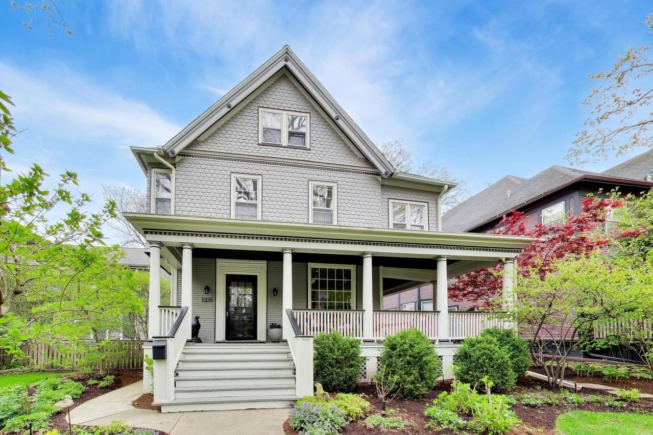 1235 Maple Ave., Evanston, IL 60202