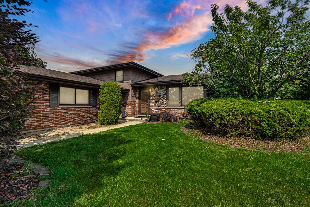 15601 Ridgeland Ave., Oak Forest, IL 60452
