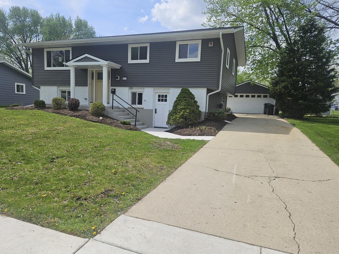 1570 Jefferson Rd., Hoffman Estates, IL 60169