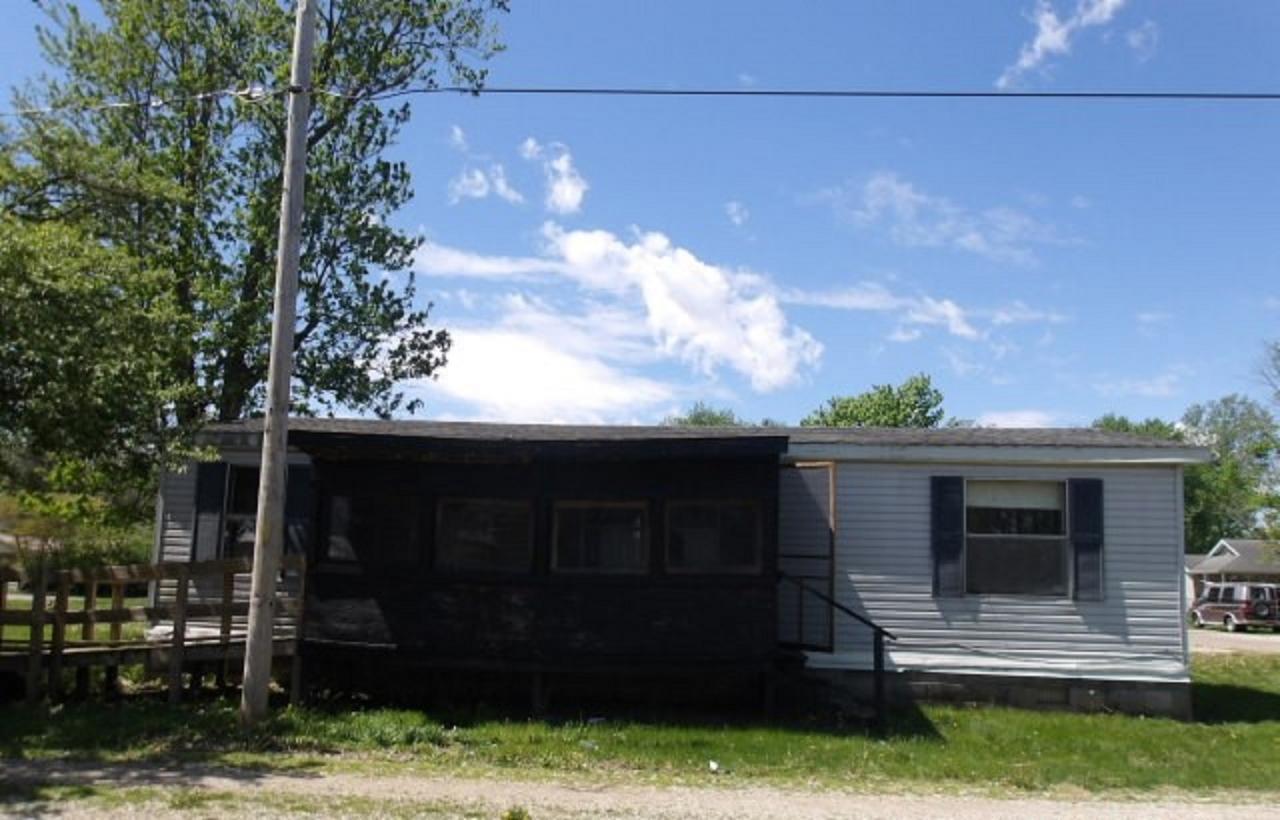 406 E Van Buren St., Paris, IL 61944
