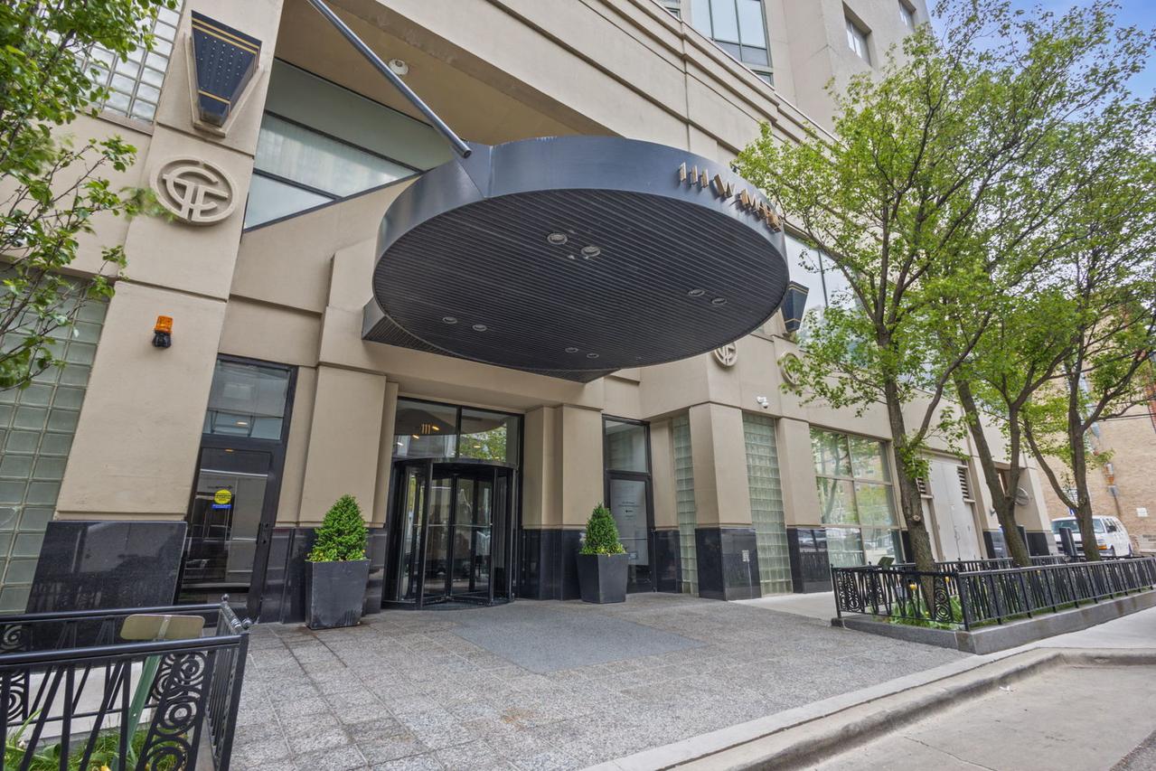 111 W Maple St. #1807, Chicago, IL 60610