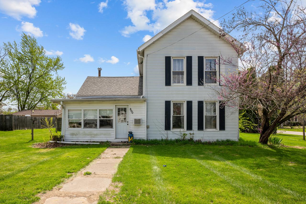 800 Main Ave., Cordova, IL 61242
