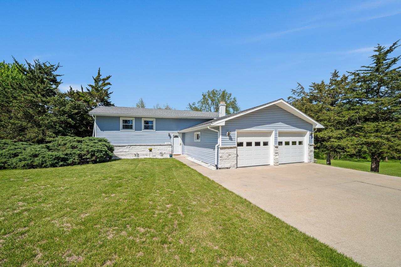 24146 Stagecoach Rd., Geneseo, IL 61254