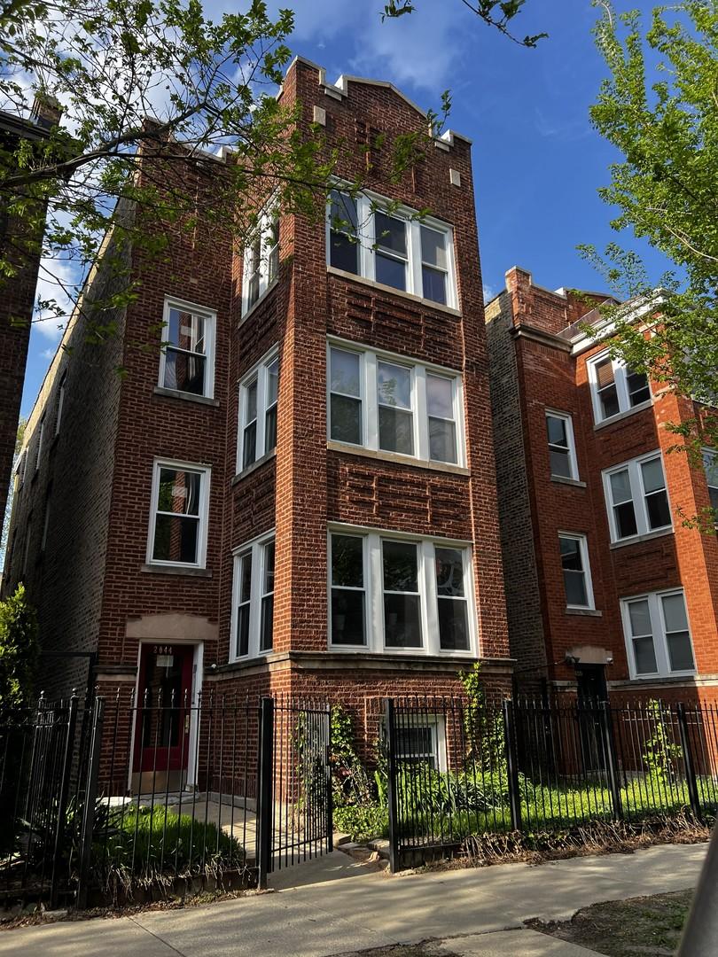 2044 W Birchwood Ave., Chicago, IL 60645