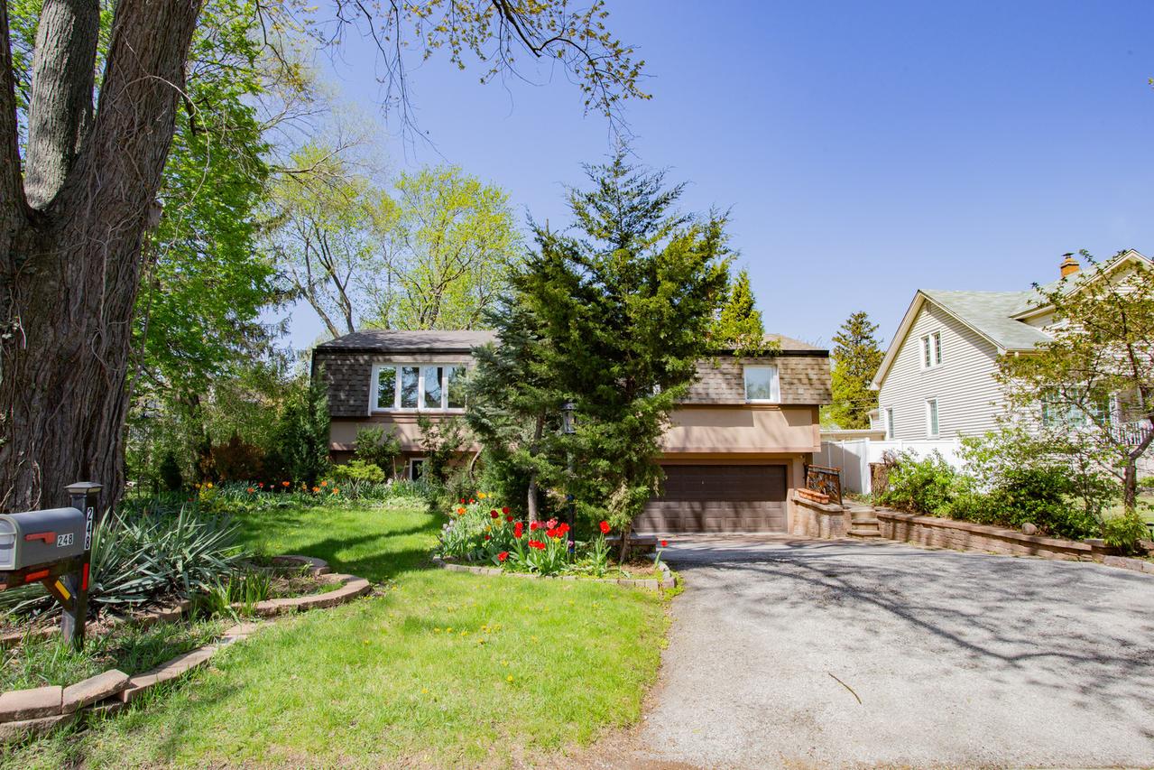 248 Spruce Ave., Bensenville, IL 60106
