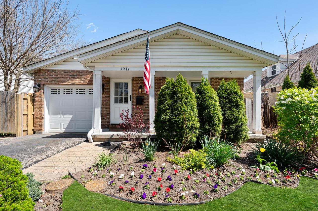 1041 Forest Ave., Deerfield, IL 60015