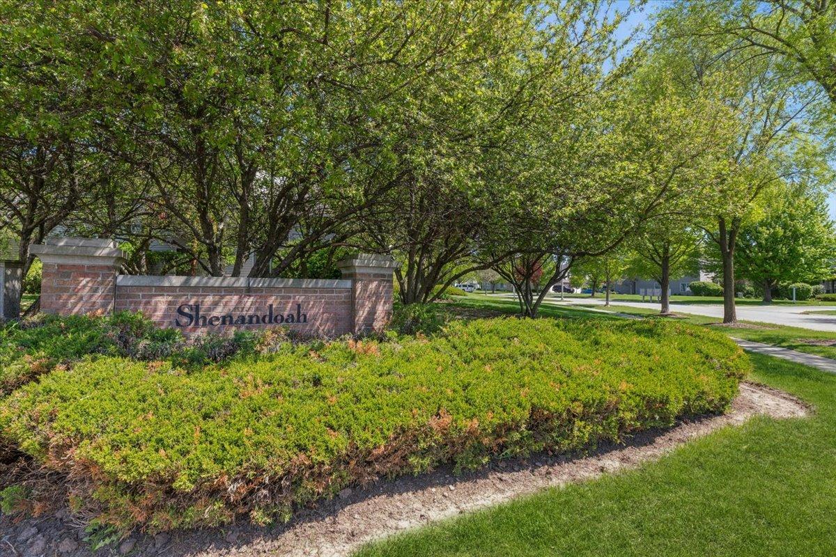 3414 Blue Ridge Dr., Carpentersville, IL 60110