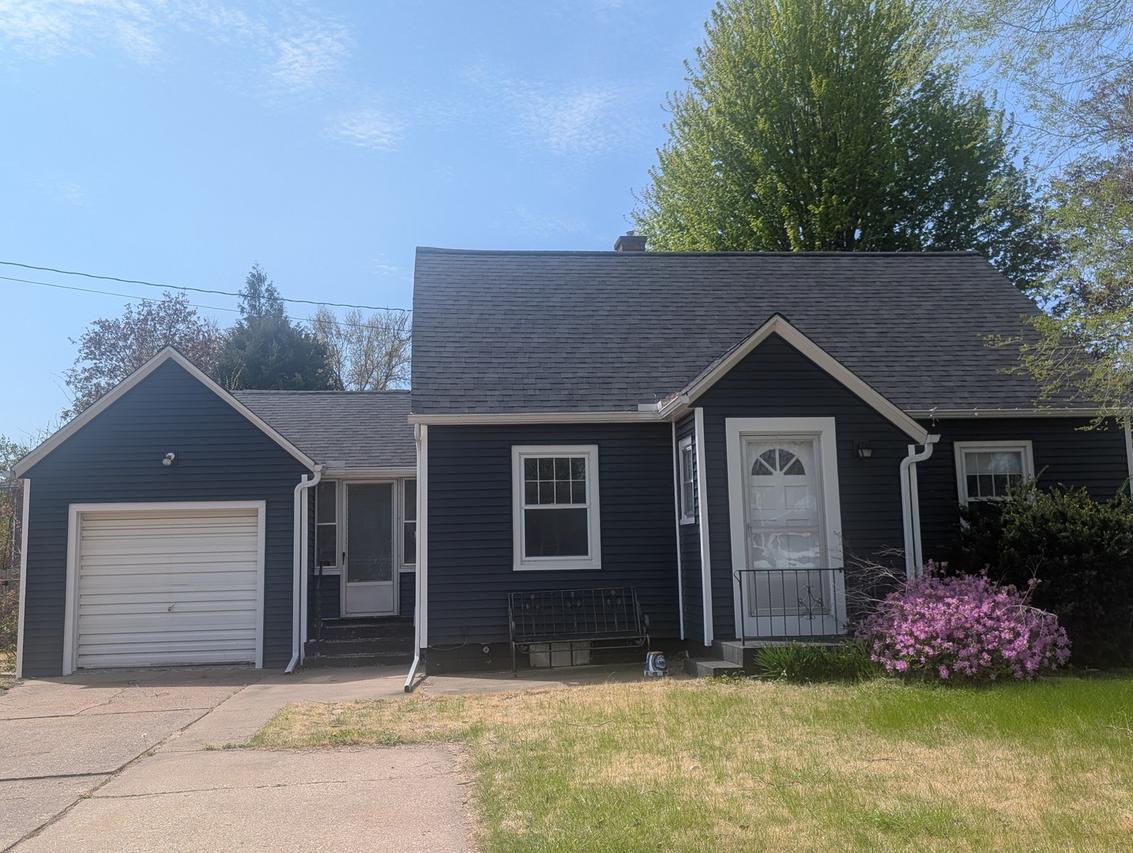 630 32nd Ave., Moline, IL 61265