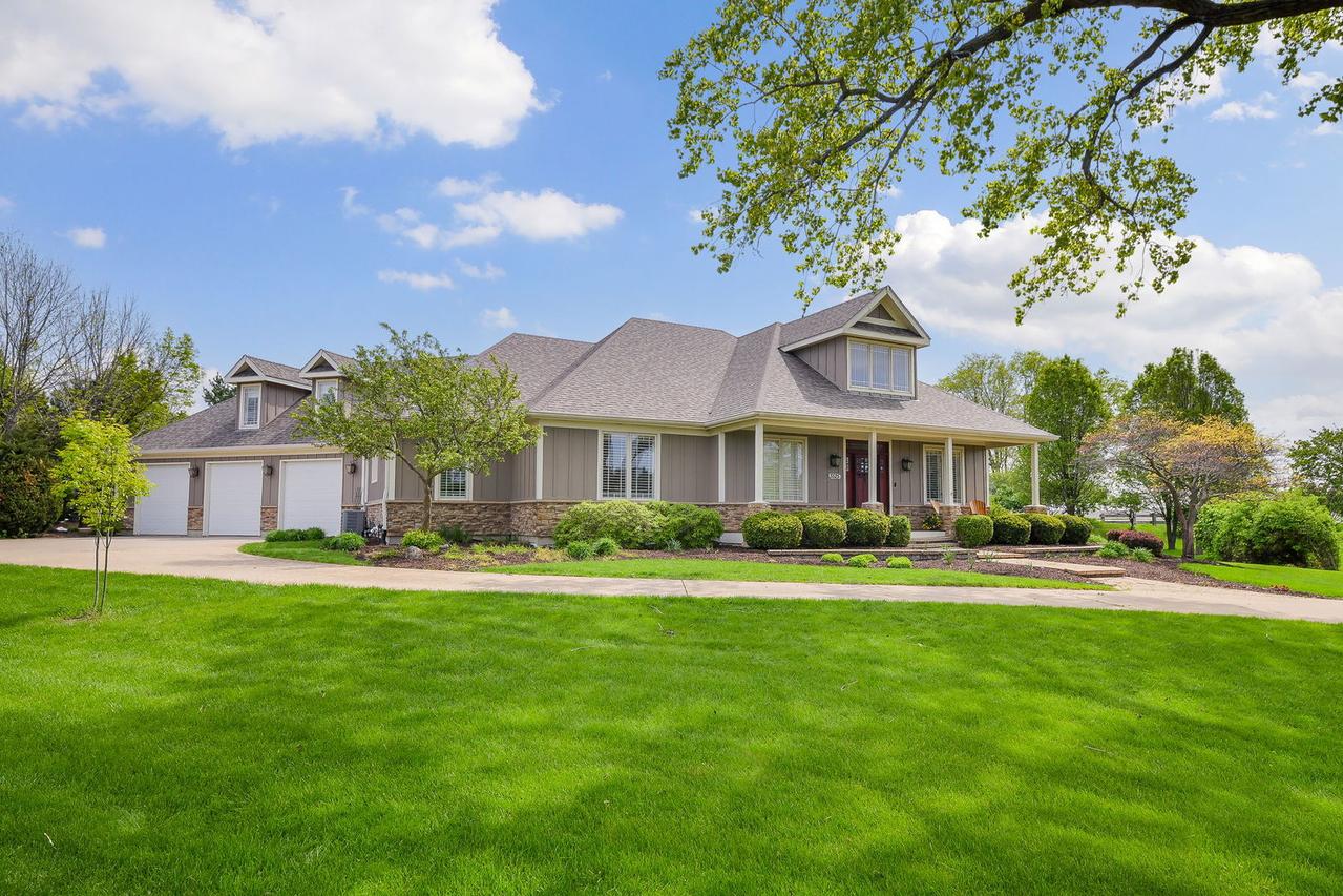 5525 Bluestem Ct., Oswego, IL 60543
