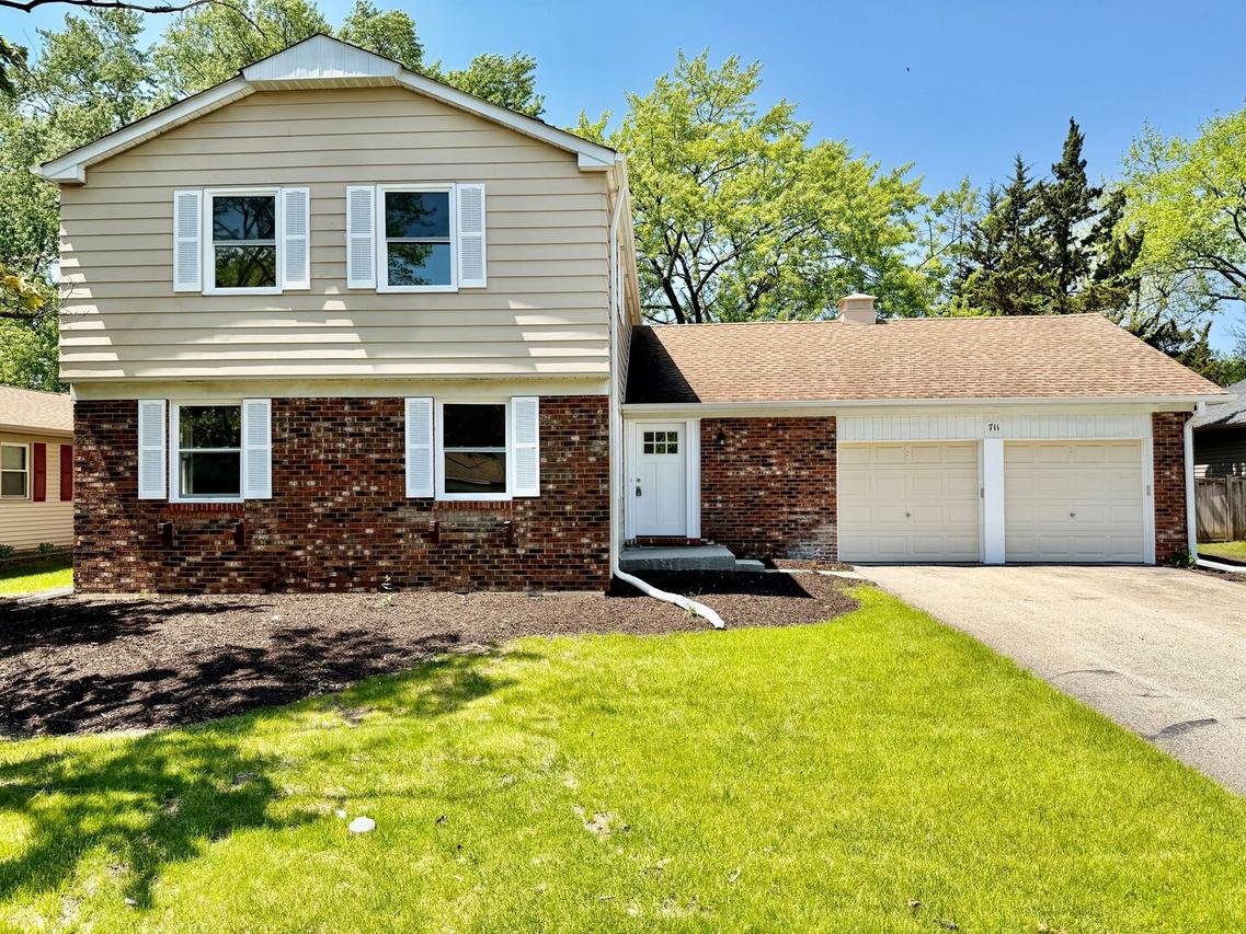 711 Woodhollow Ln., Buffalo Grove, IL 60089