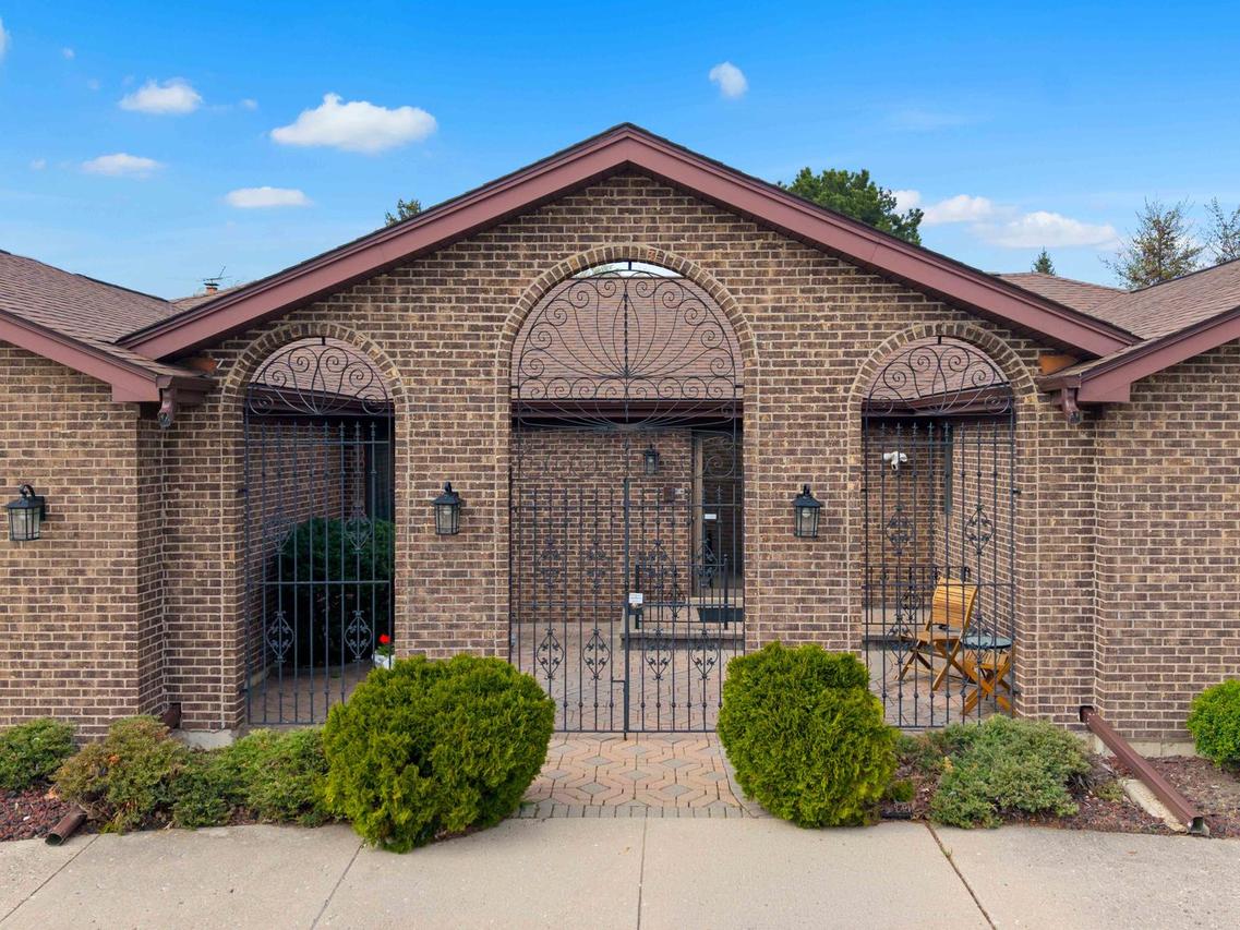 3720 Liberty Ln., Glenview, IL 60025