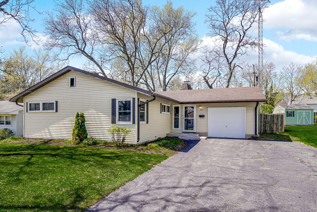 326 Delcy Dr., Dekalb, IL 60115