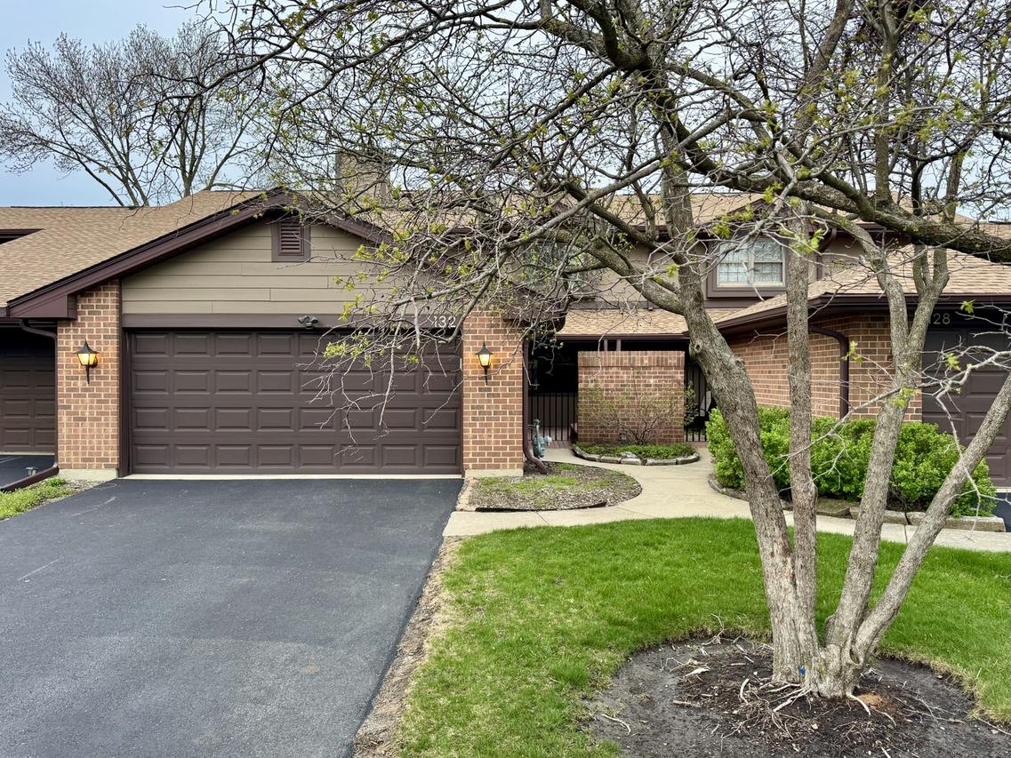 132 White Birch Ln., Westmont, IL 60559