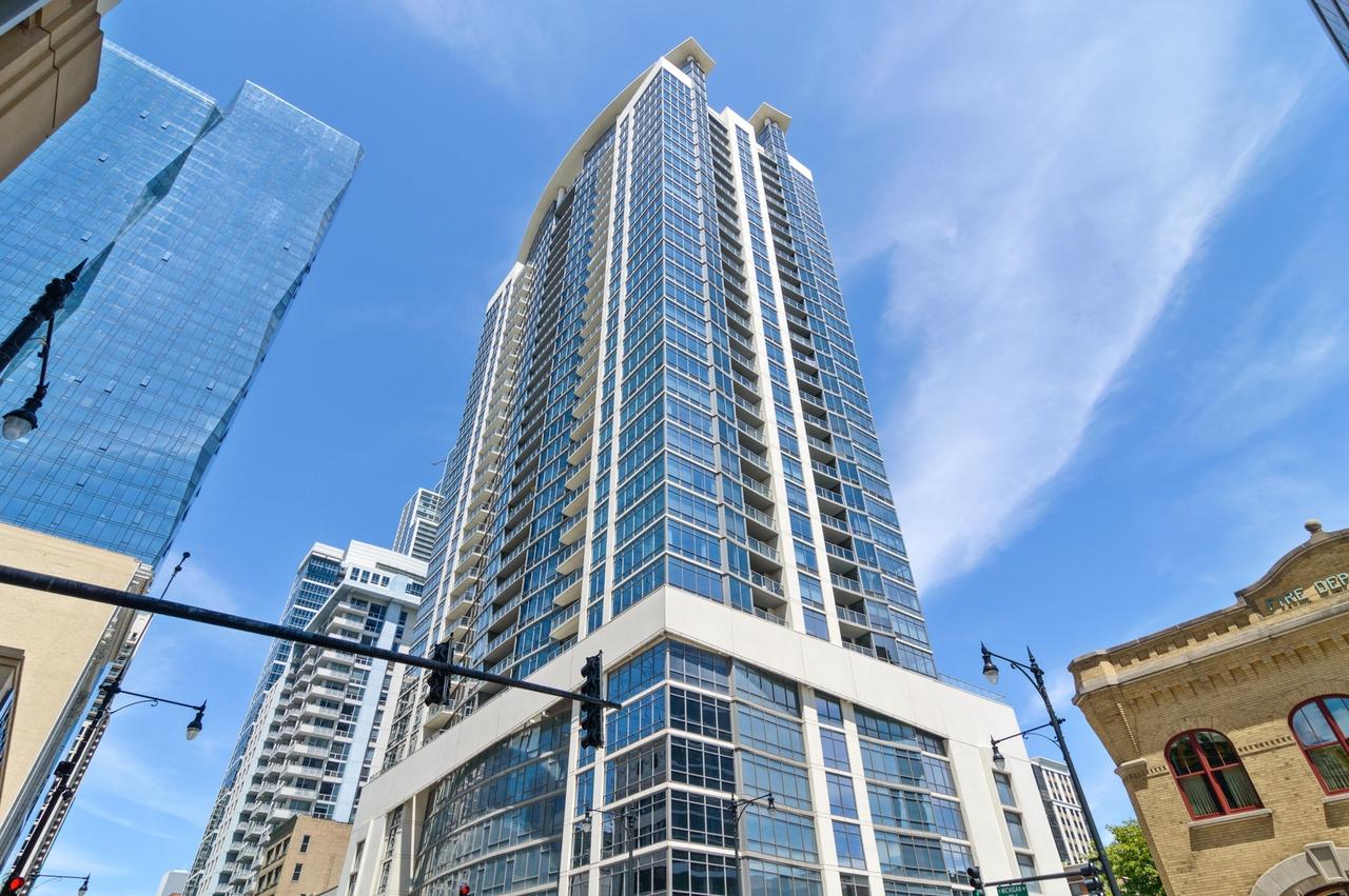 100 E 14th St. #1909, Chicago, IL 60605