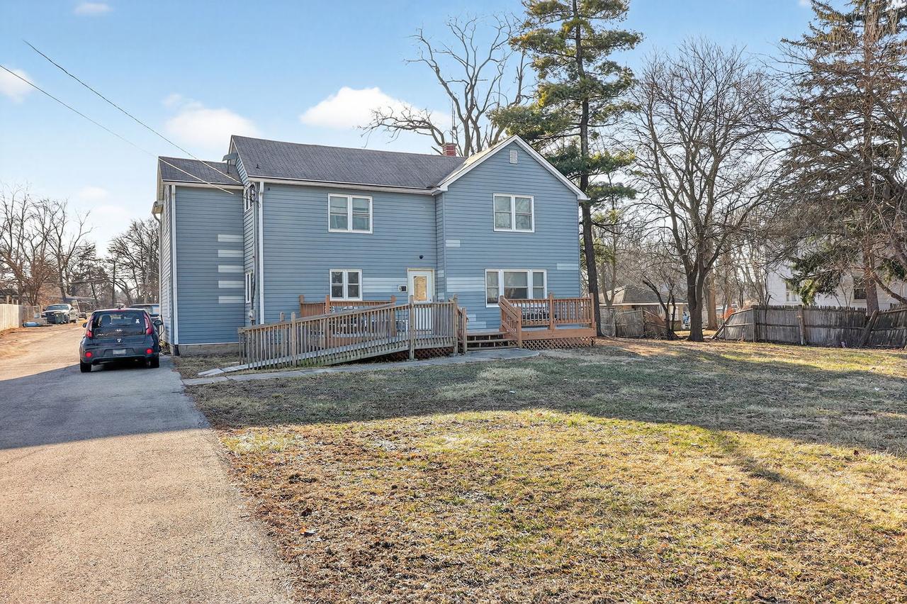 325 Oldfield Rd., Downers Grove, IL 60516