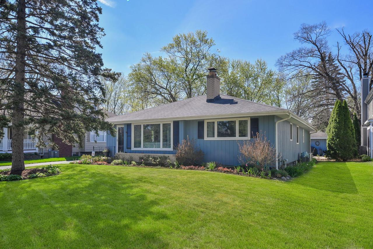 28W521 Warrenville Rd., Warrenville, IL 60555
