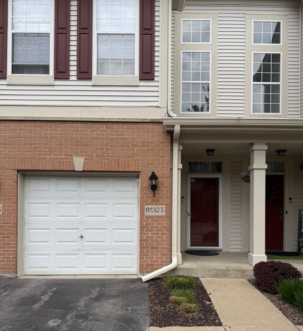 8132 Concord Ln. #E, Justice, IL 60458