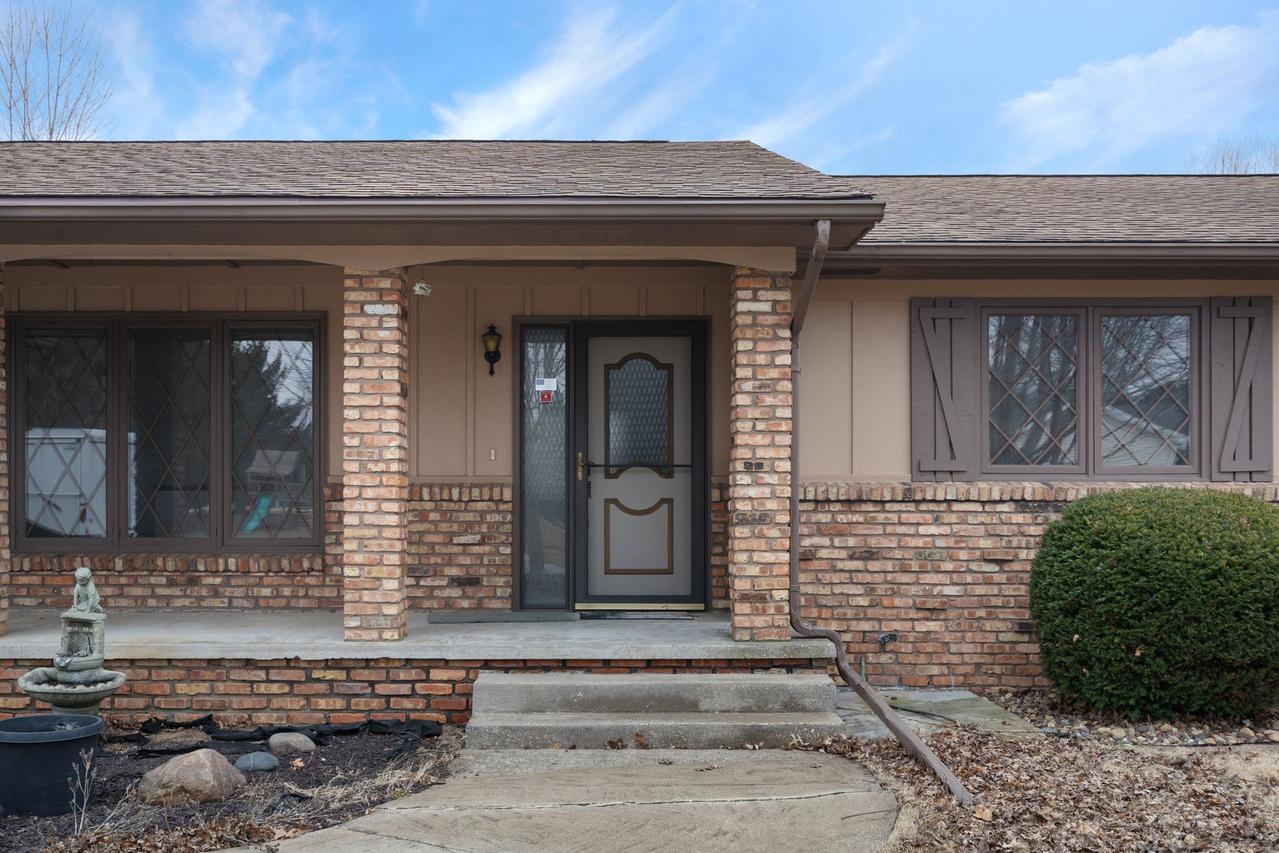 67 Crestview Dr., Geneseo, IL 61254