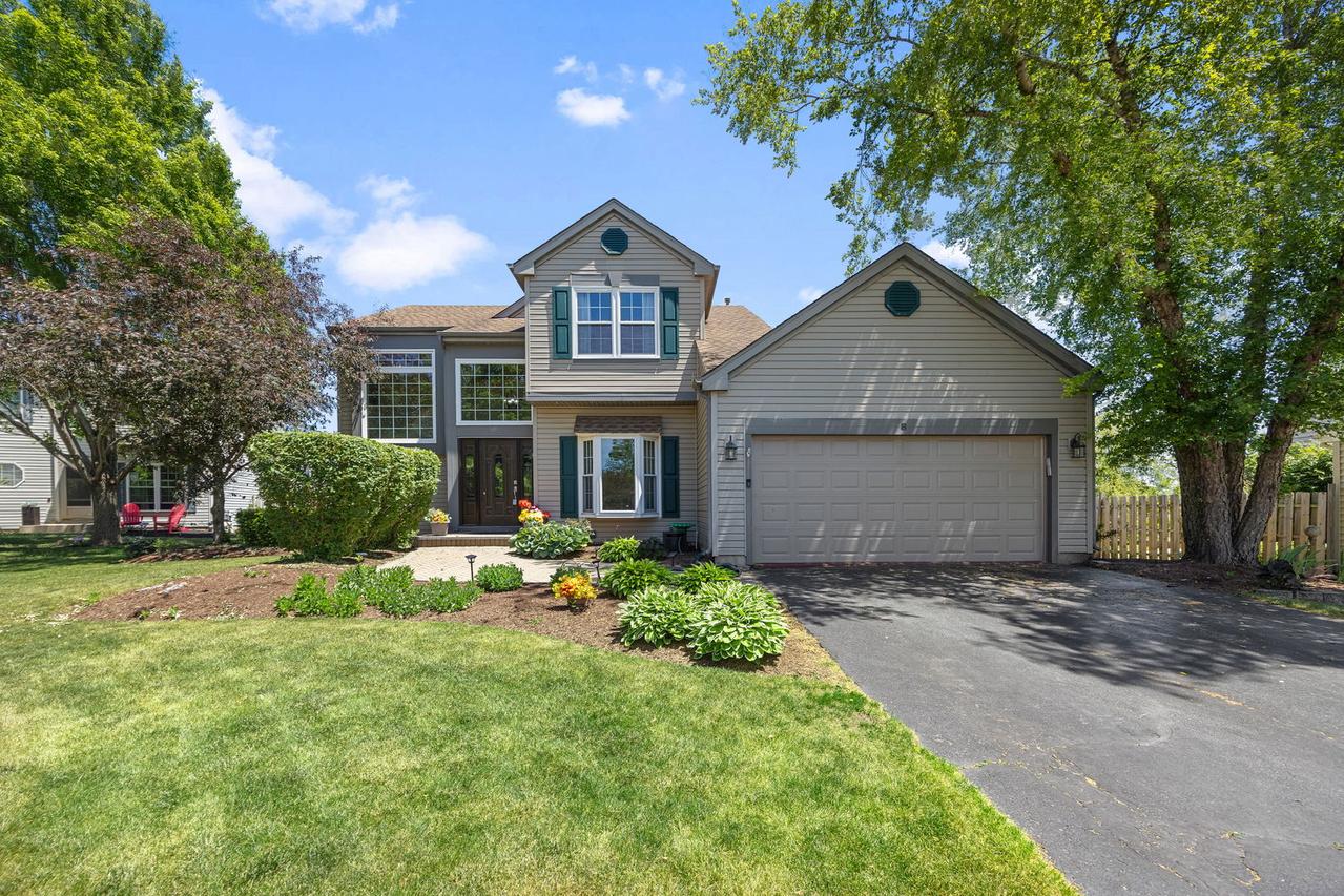 8 Elizabeth Ct., Lake In The Hills, IL 60156