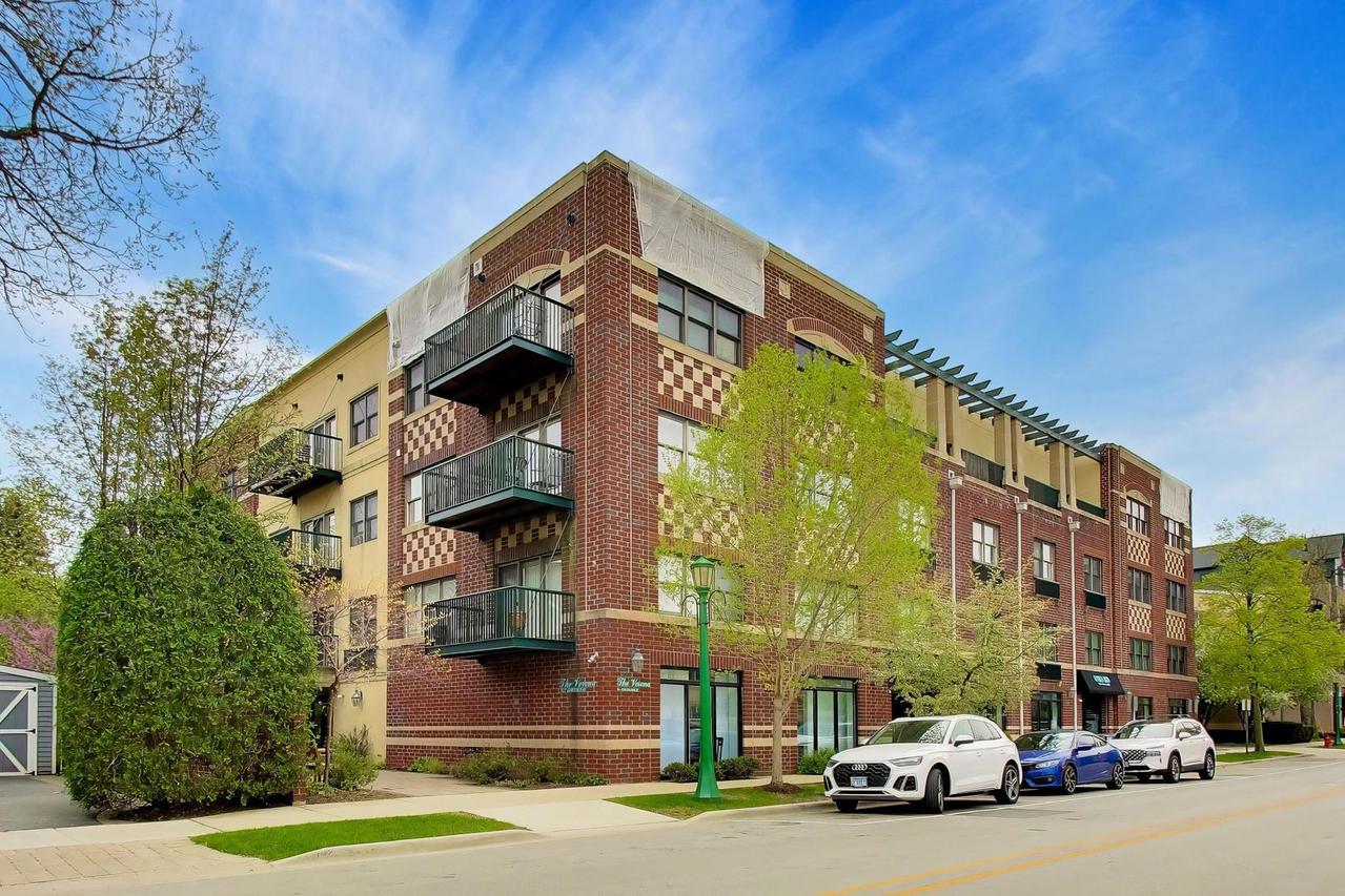 1107 Greenleaf Ave. #3F, Wilmette, IL 60091