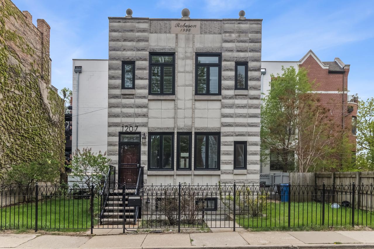 1207 E 44th Pl., Chicago, IL 60653