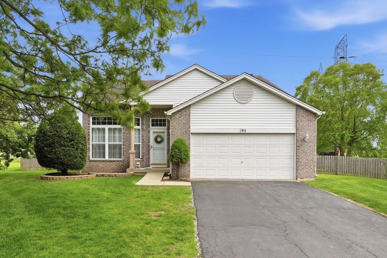 195 Briarcliff Ct., Romeoville, IL 60446