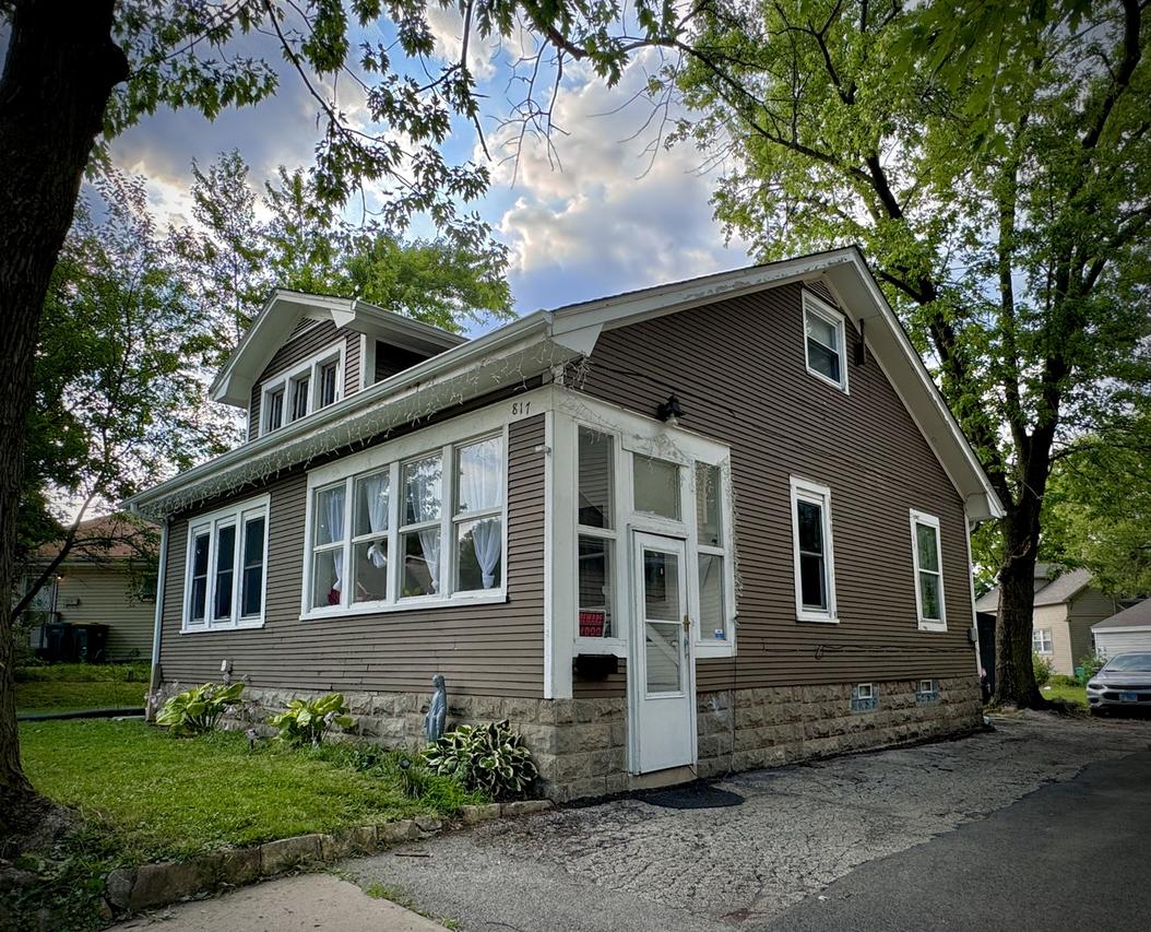 817 Cochrane Ave., Joliet, IL 60436