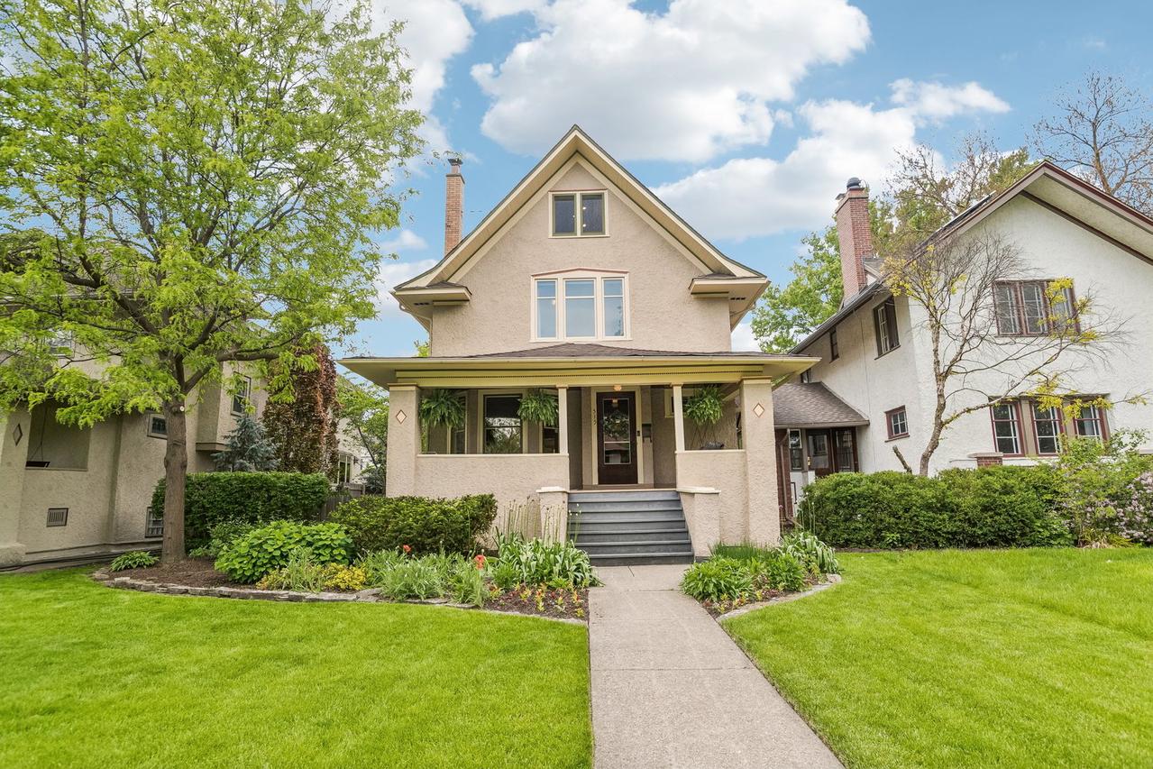 515 N Elmwood Ave., Oak Park, IL 60302