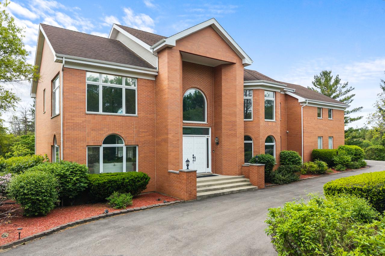 309 Dundee Rd., Barrington, IL 60010