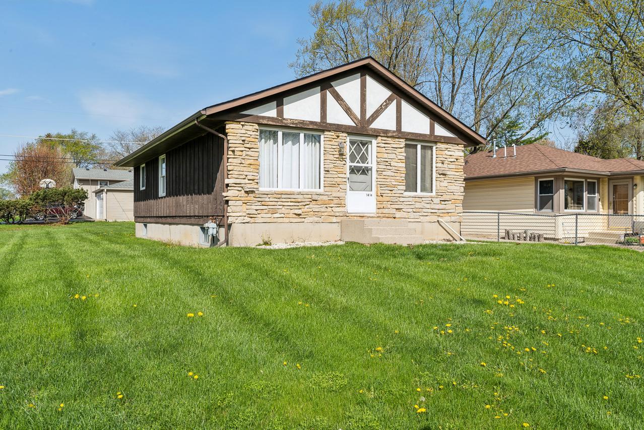 1414 North Ave., Round Lake Beach, IL 60073