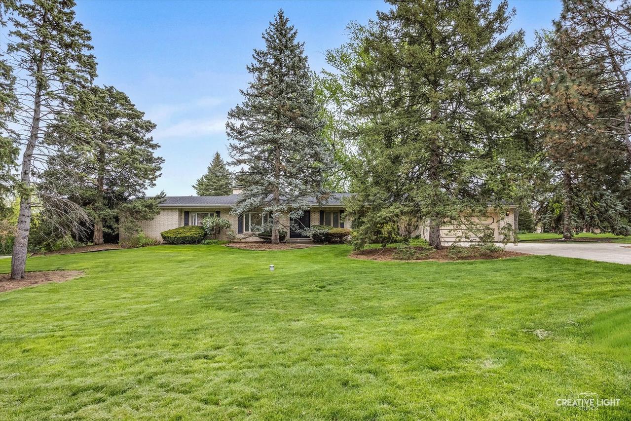 305 S Lambert Rd., Glen Ellyn, IL 60137