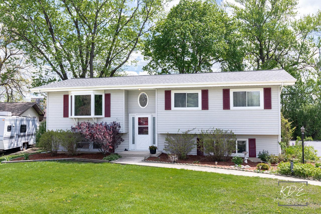 5385 Westview Ln., Lisle, IL 60532