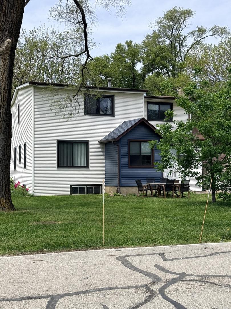 1596 Oxford Ln., Des Plaines, IL 60016