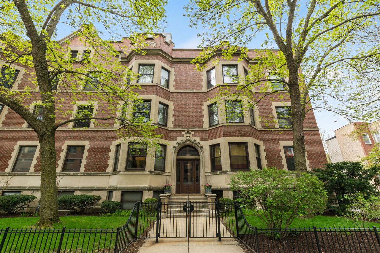 717 W Bittersweet Pl. #L1, Chicago, IL 60613