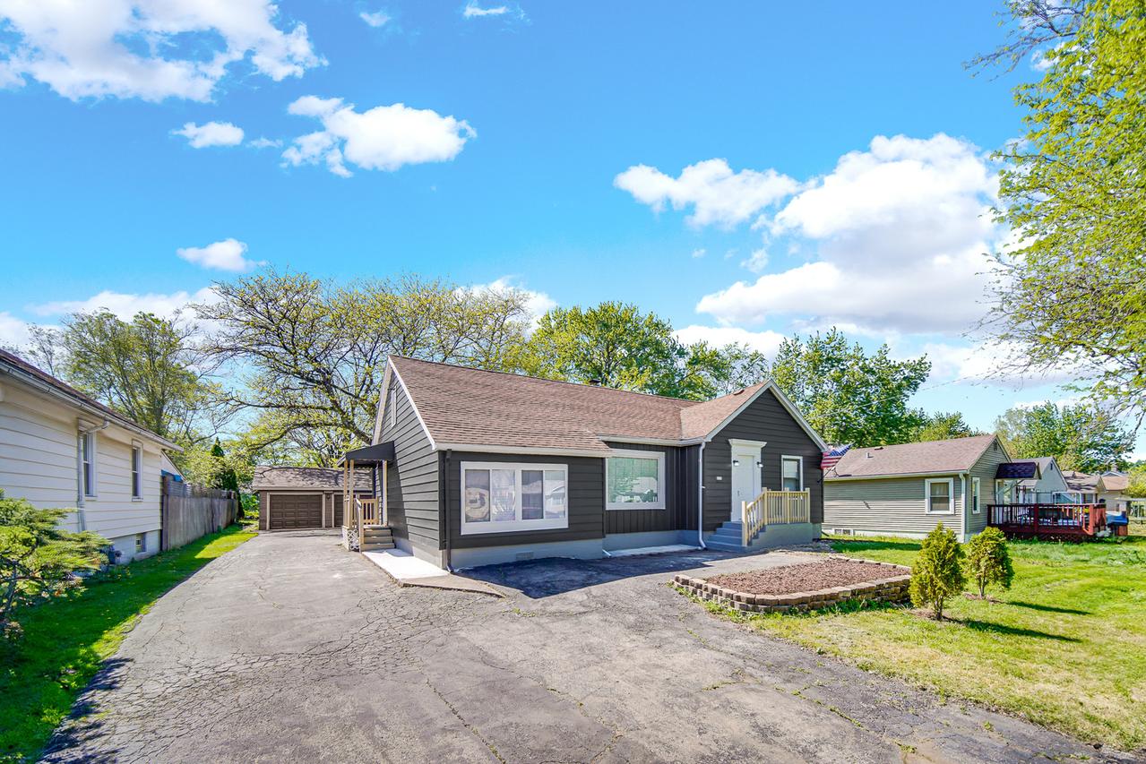 211 Independence Ave., Joliet, IL 60433