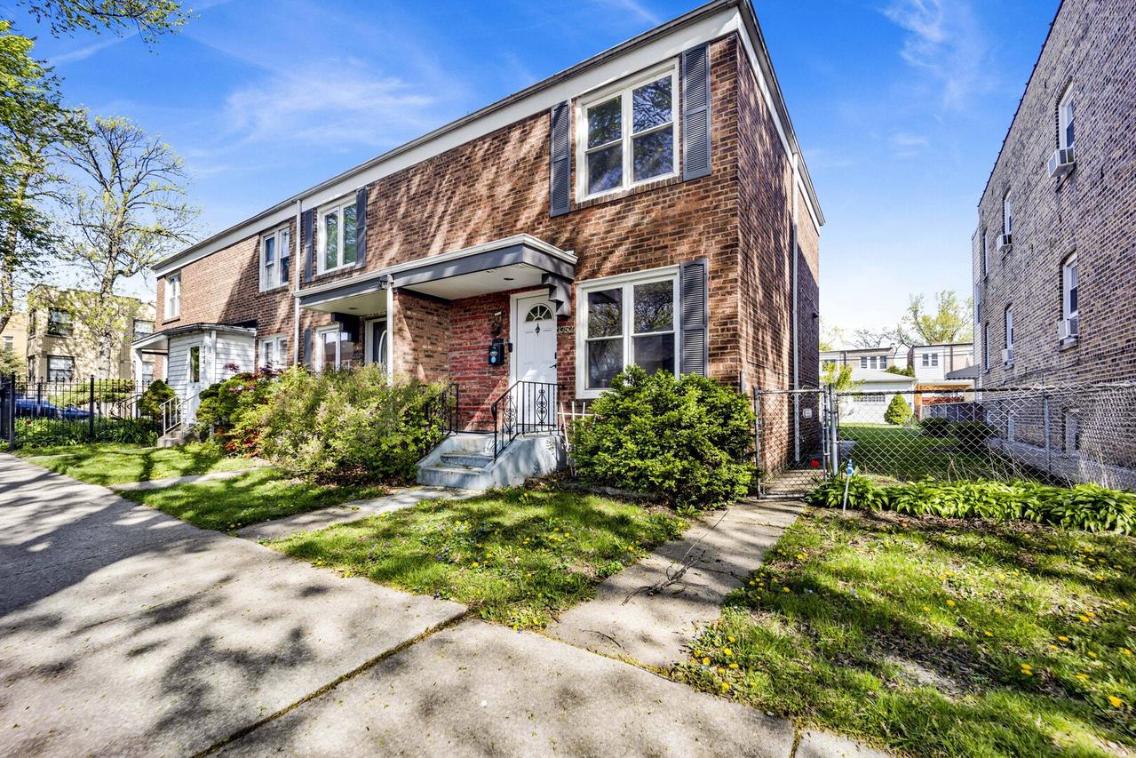 3752 W Cornelia Ave., Chicago, IL 60618