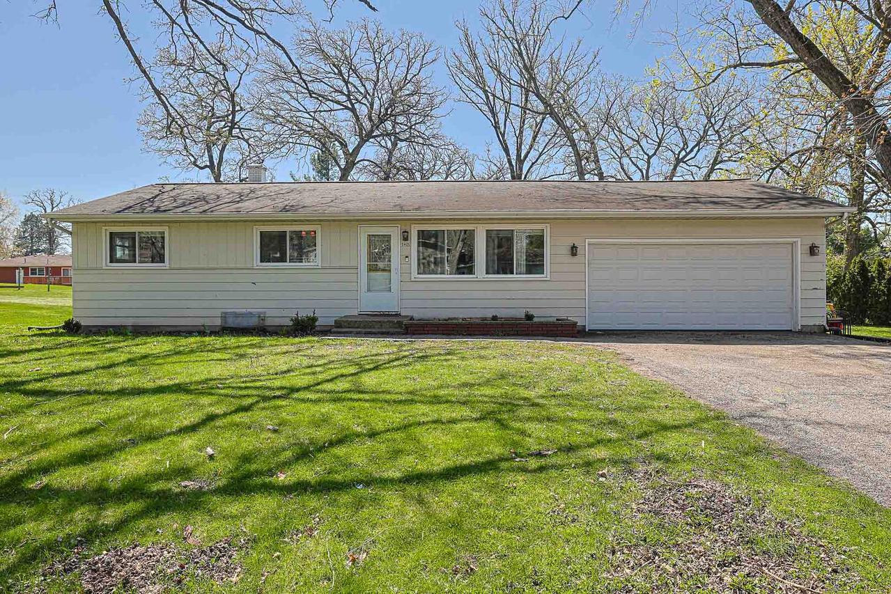 7405 Wooded Shore Dr., Wonder Lake, IL 60097
