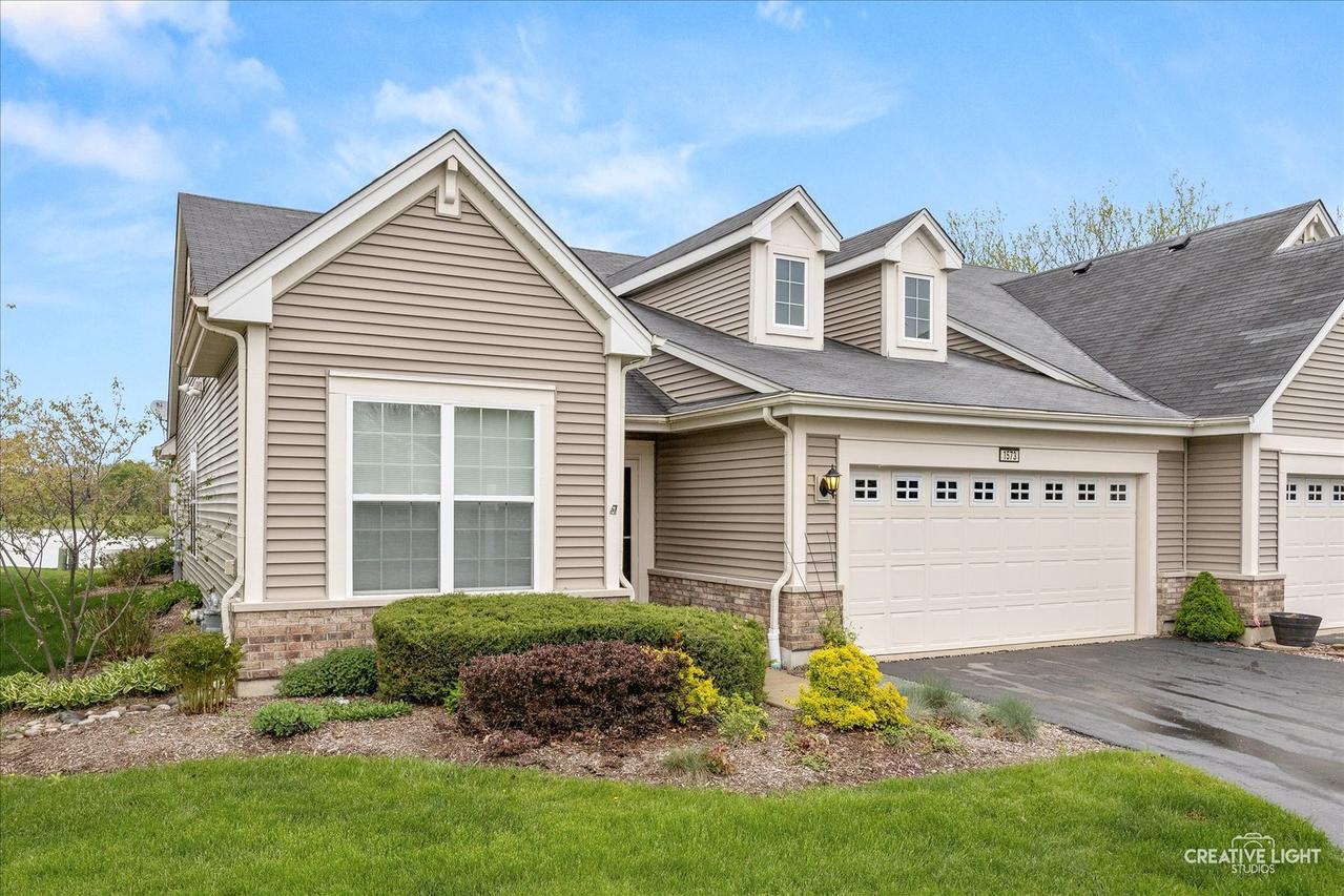 1573 Francis Dr., Pingree Grove, IL 60140