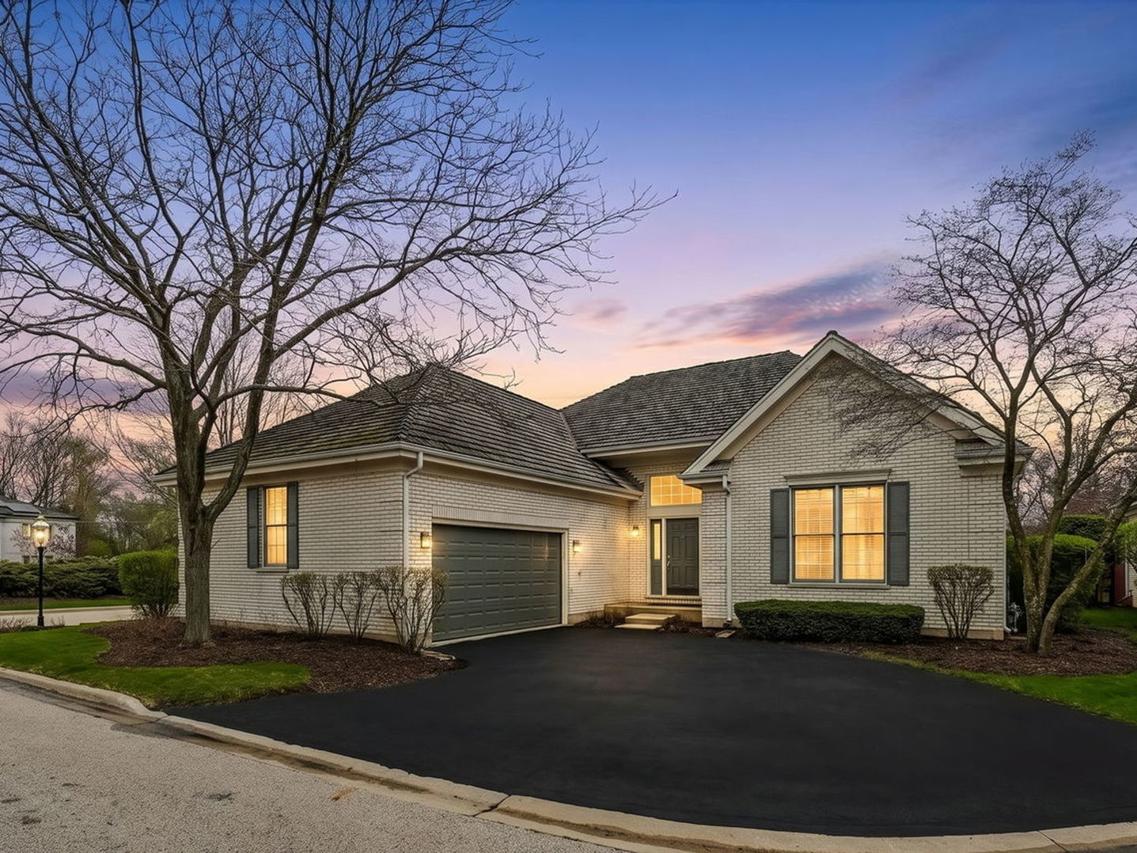 5 Middlesex Ct., Lincolnshire, IL 60069