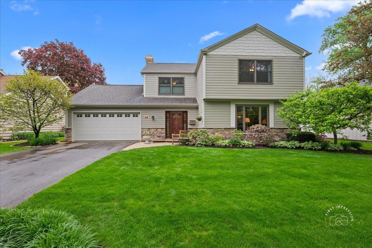 924 Royal Blackheath Ct., Naperville, IL 60563