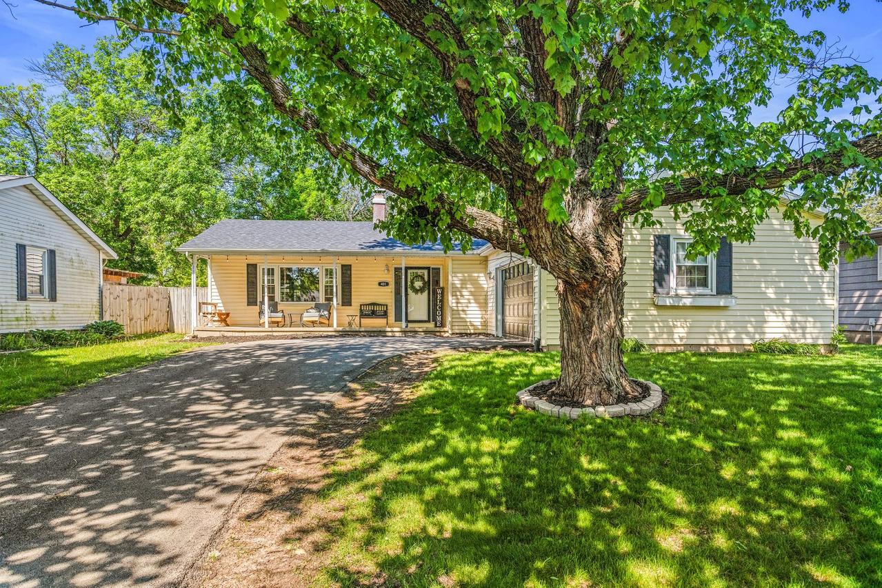 401 Cedar Dr., Clinton, IL 61727