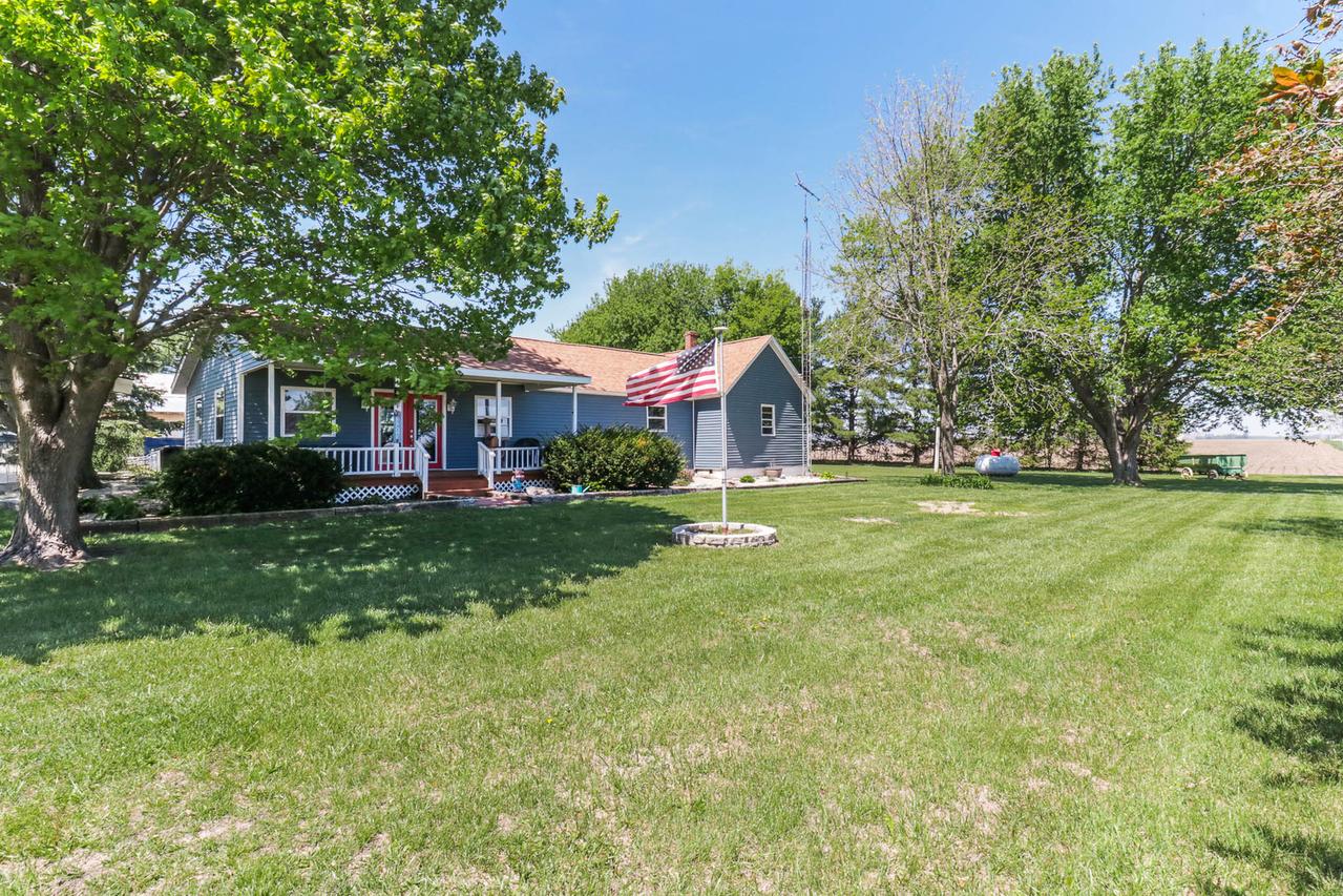 2463 Red Tail Hawk Rd., Clinton, IL 61727