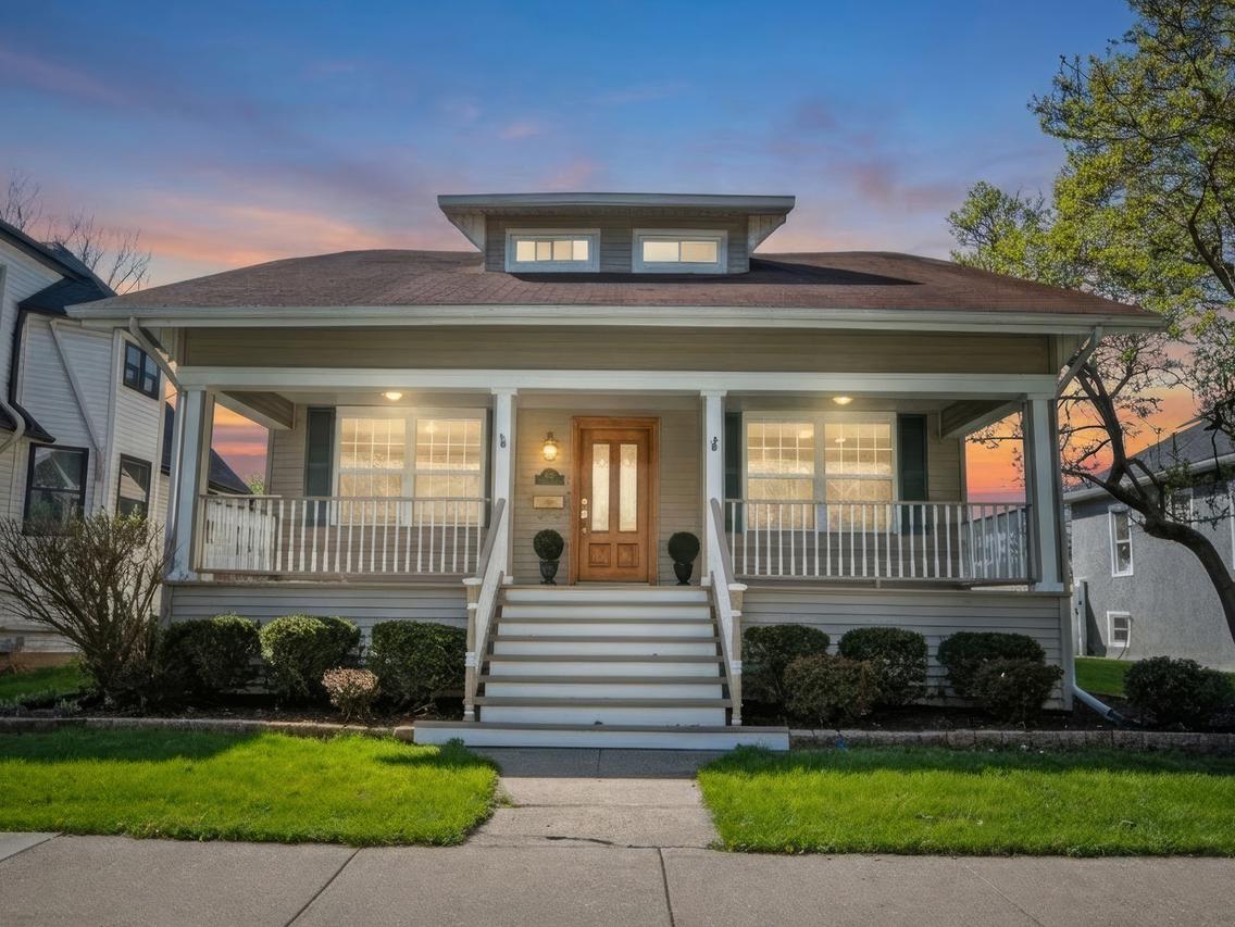 9123 Sherman Ave., Brookfield, IL 60513